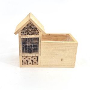 Insectenhotel met plantenbak