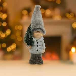 jongen met kerstboom 12x7x24 Studio